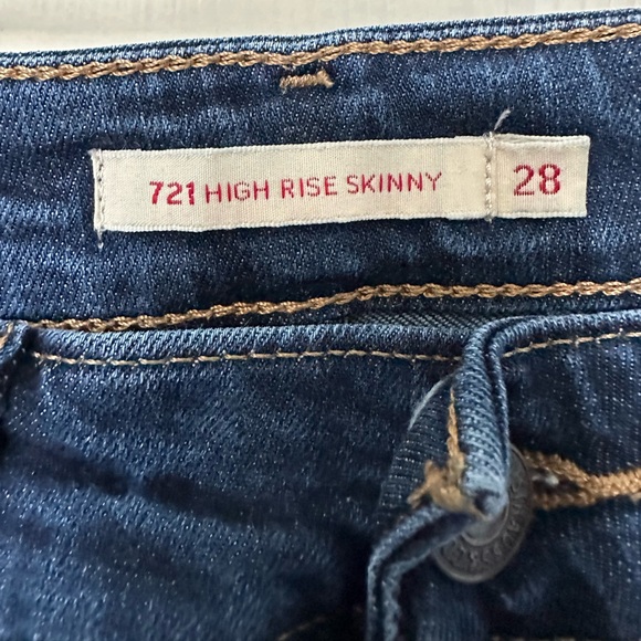 Levi’s 721 High Rise Skinny Jeans - Picture 3 of 4